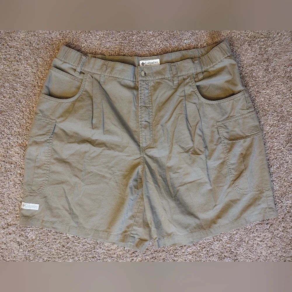 Columbia Men's Olive Cargo Outdoor Sportswear Casual Shorts Men's 42